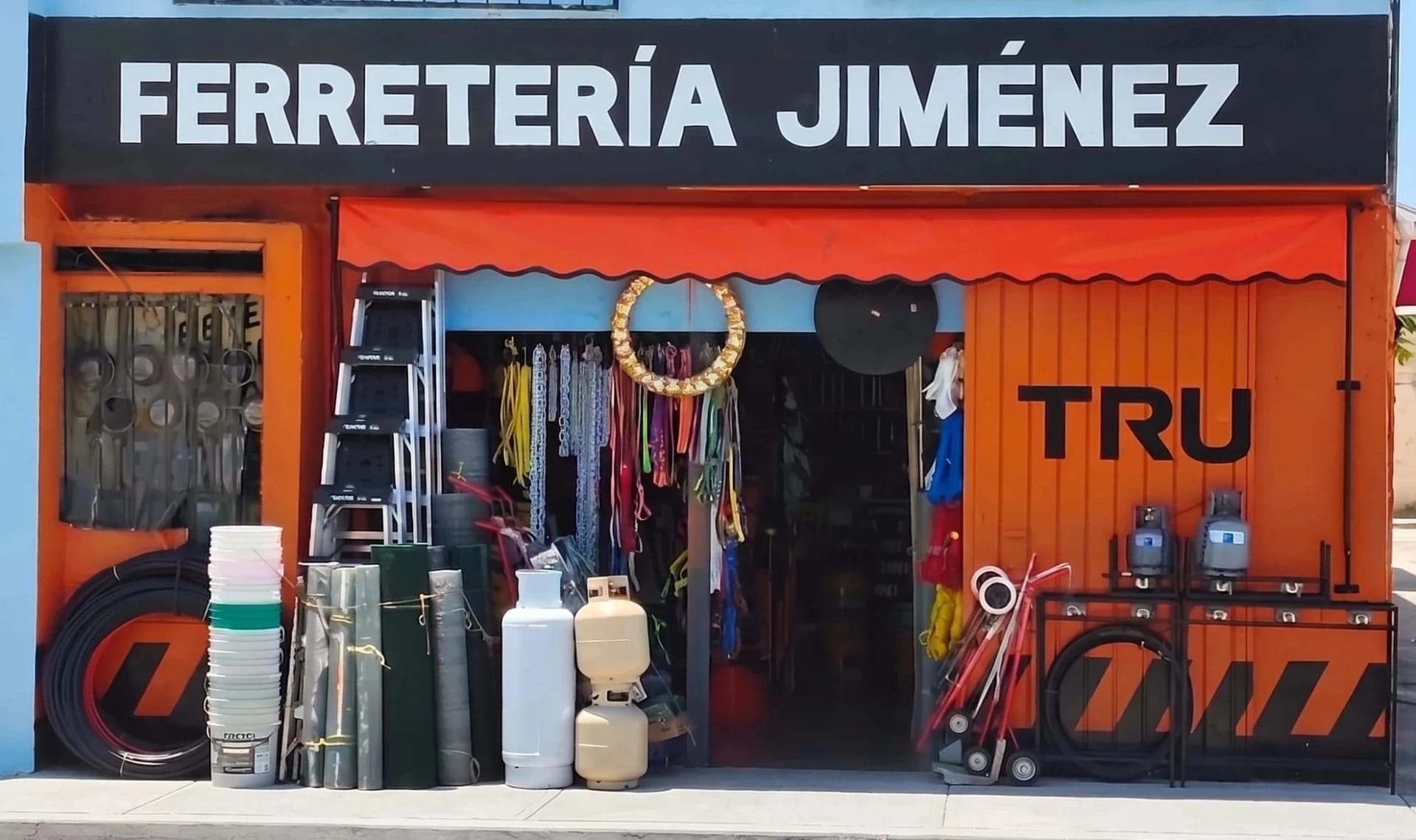 Interior de Ferretería Jiménez